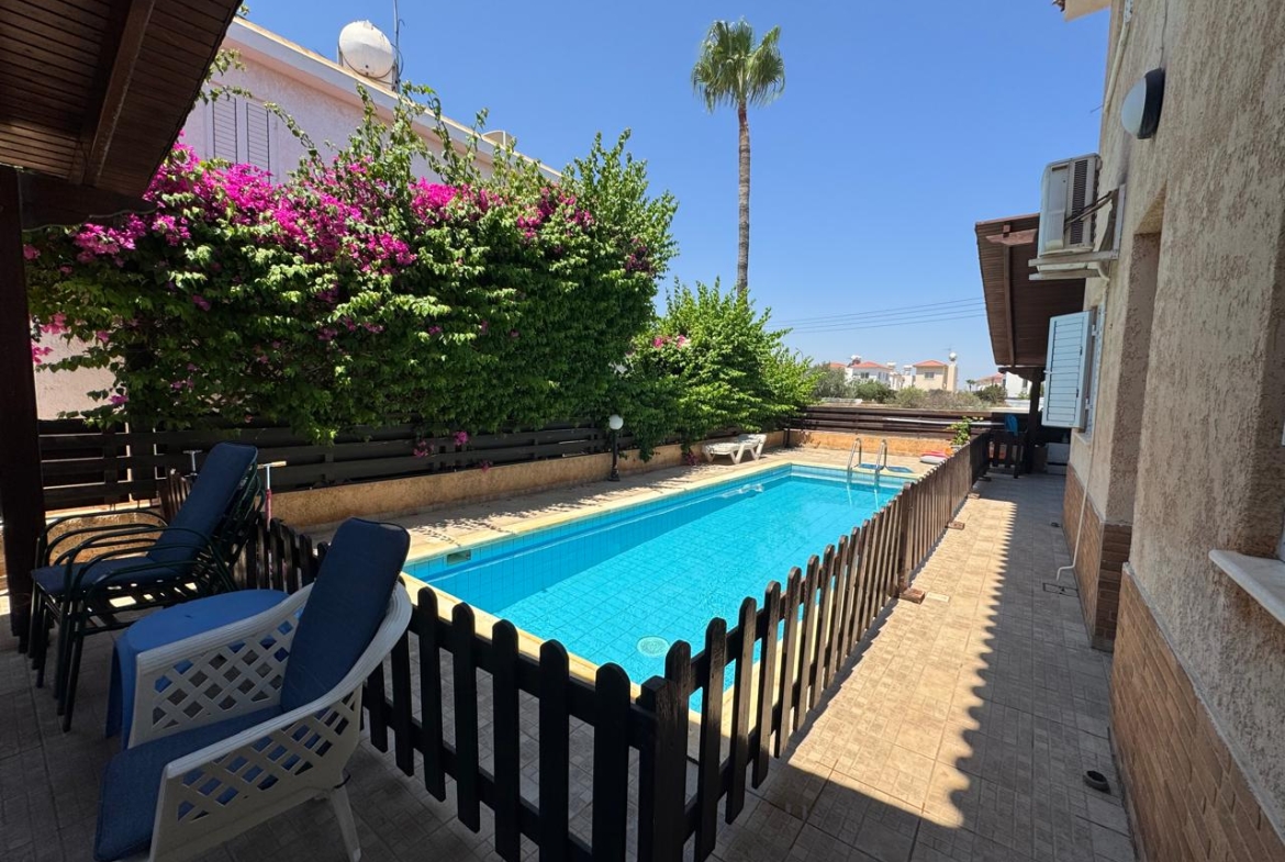 VILLA IN AYIA TRIADA