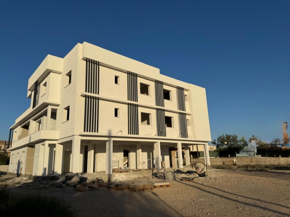 APT FOR SALE IN derynia