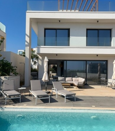 VILLA IN protaras