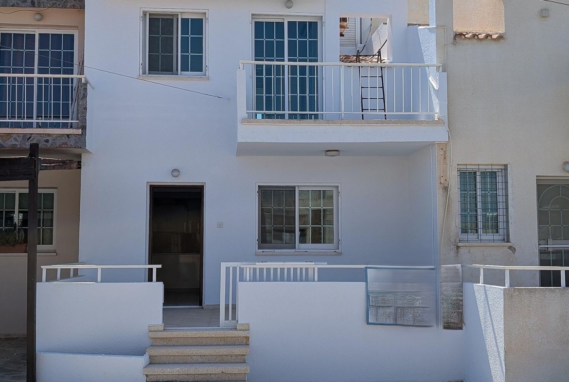 2 bed townhouse in paralimni