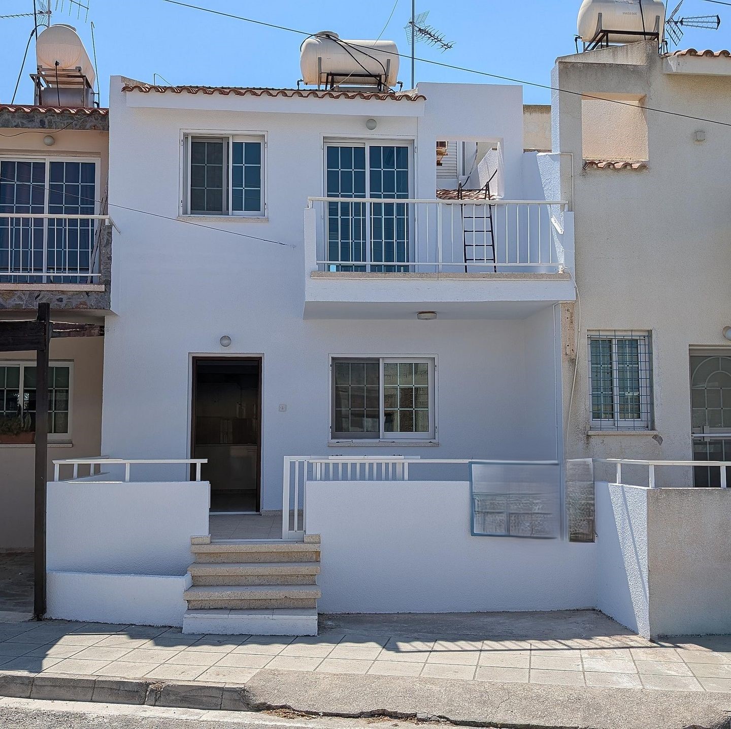 2 bed townhouse in paralimni