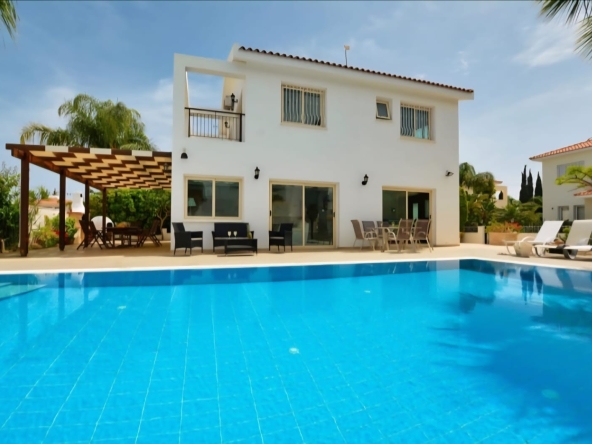 4 BED VILLA IN PROTARAS