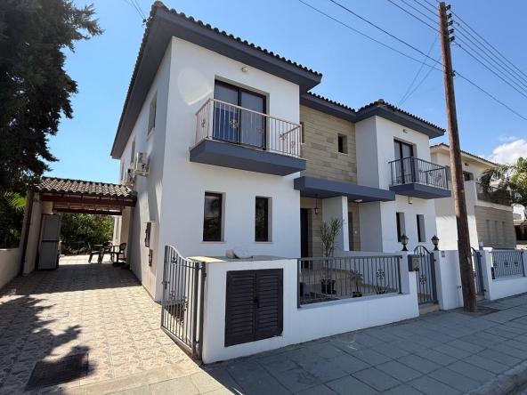 villa in livadia