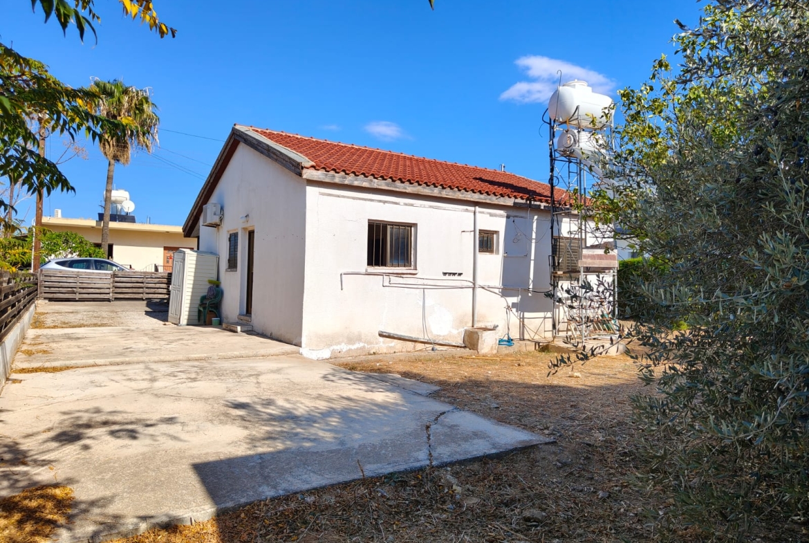 BUNGALOW IN AVGOROU