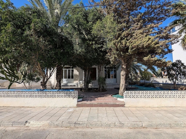 1 VILLA ARADIPPOU 10341 1